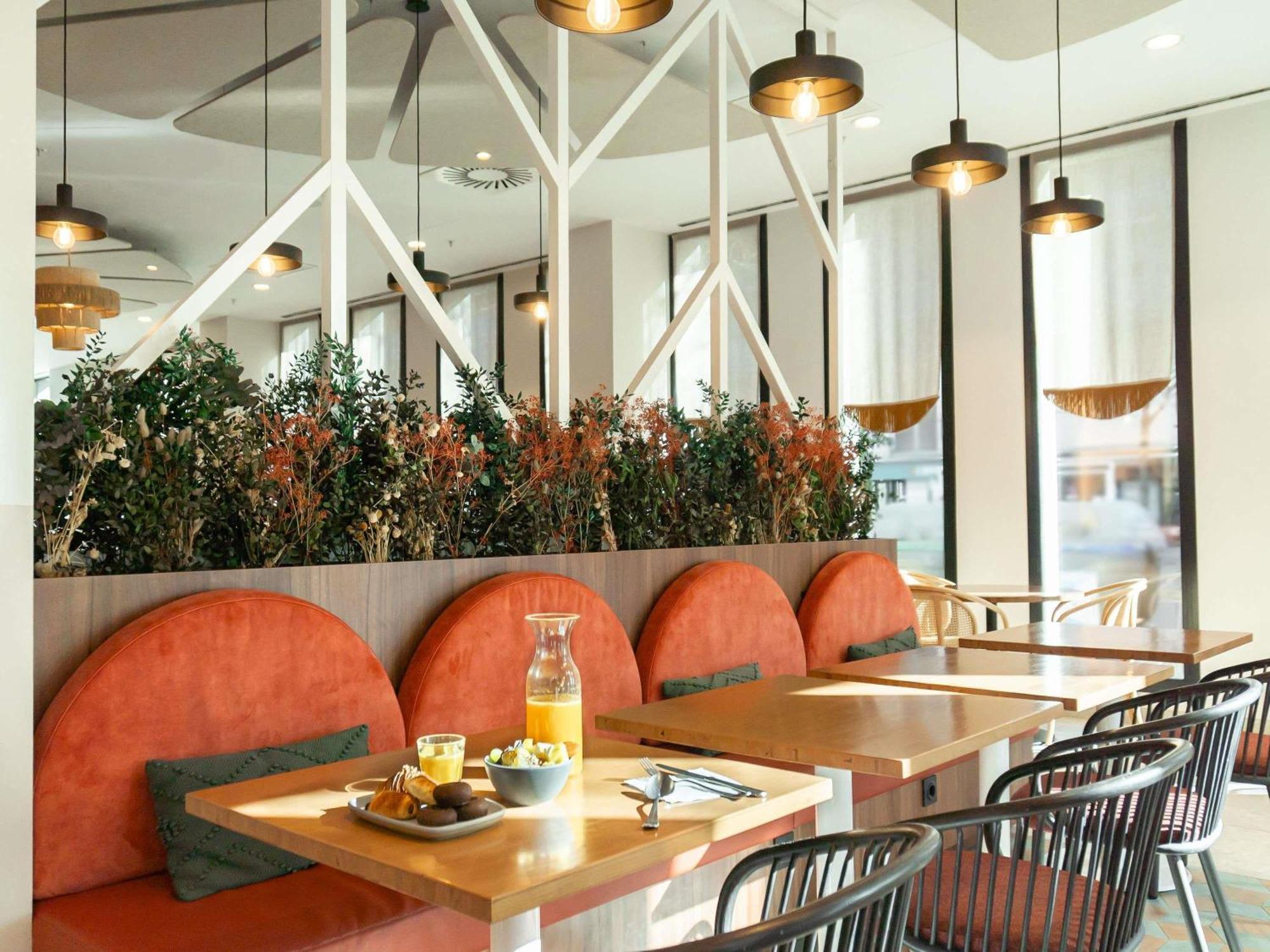 Ibis Styles Sevilla City Santa Justa Εξωτερικό φωτογραφία