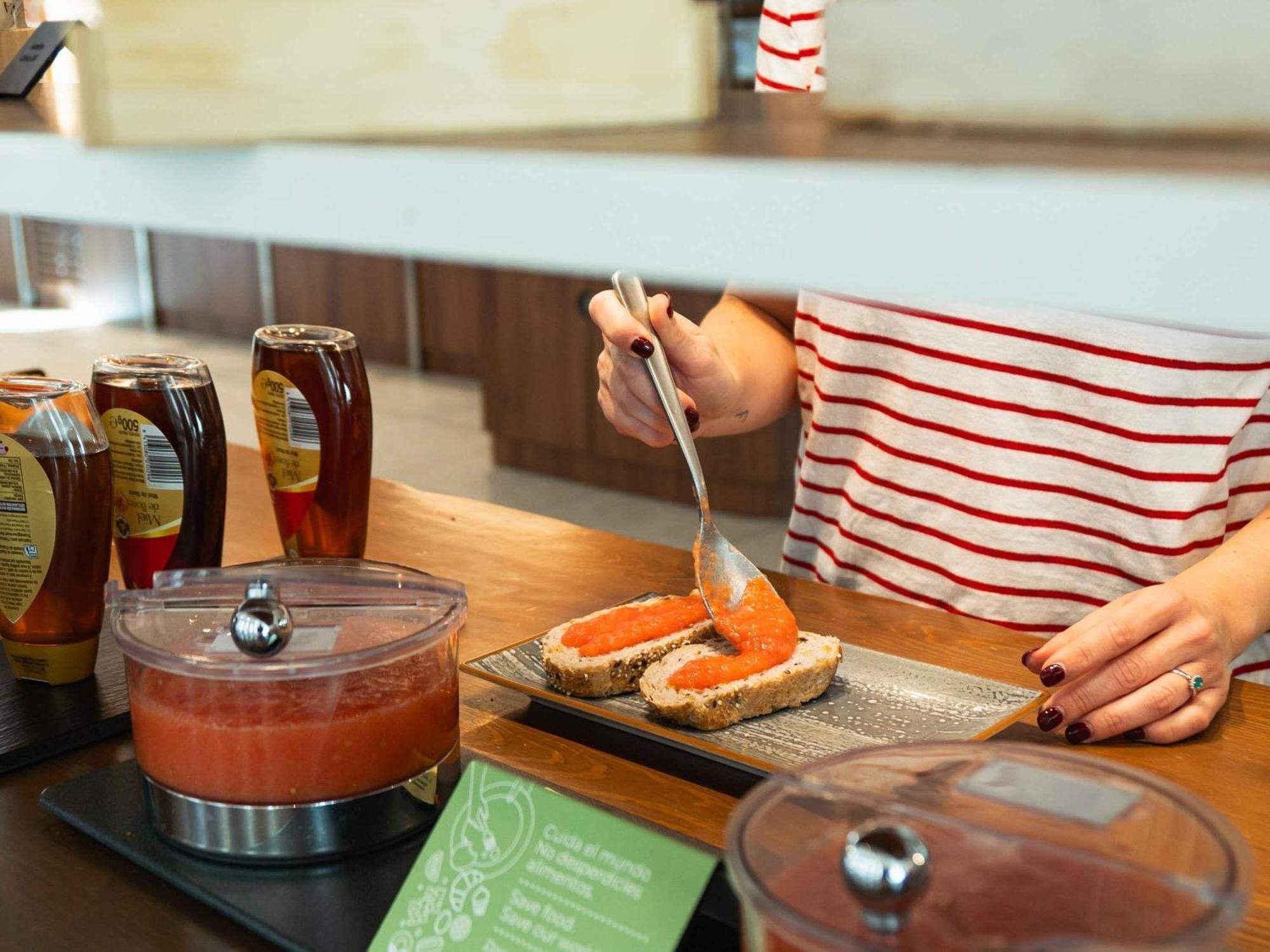 Ibis Styles Sevilla City Santa Justa Εξωτερικό φωτογραφία